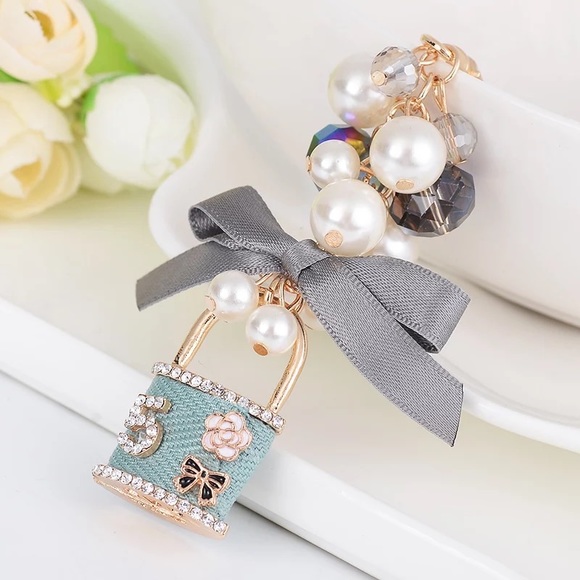 Gorgeous Blue Purse with Crystals & Pearls Keychain Charm - Picture 4 of 14